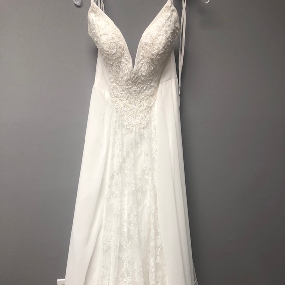 Sincerity by Justin Alexander Boho Wedding Dress - Picture 2 of 8